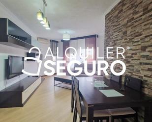 Living room of Flat to rent in  Madrid Capital  with Air Conditioner, Heating and Furnished