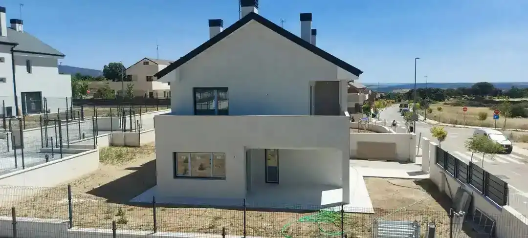 Houses for sale in Miraflores de la Sierra