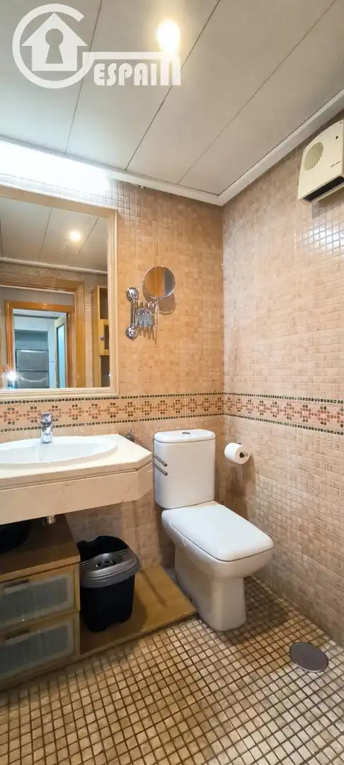 Bathroom of Flat for sale in Madrid  with Air Conditioner, Heating and Private garden