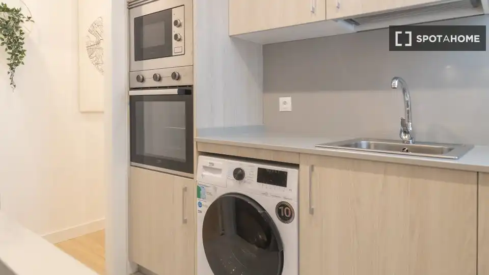 Kitchen of Flat for rent in Madrid  with Air Conditioner, Heating and Furnished