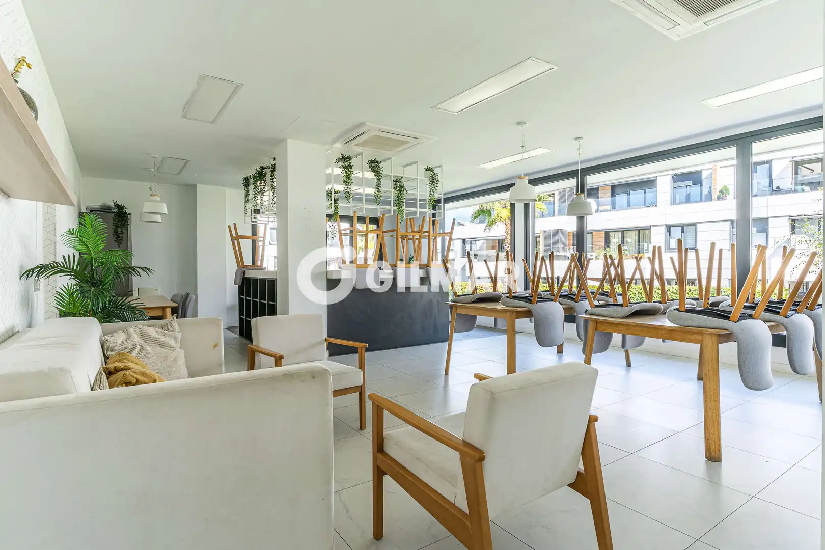 Wohnung zum Verkauf in Las Rozas de Madrid mit Heizung, Privatgarten und Abstellraum