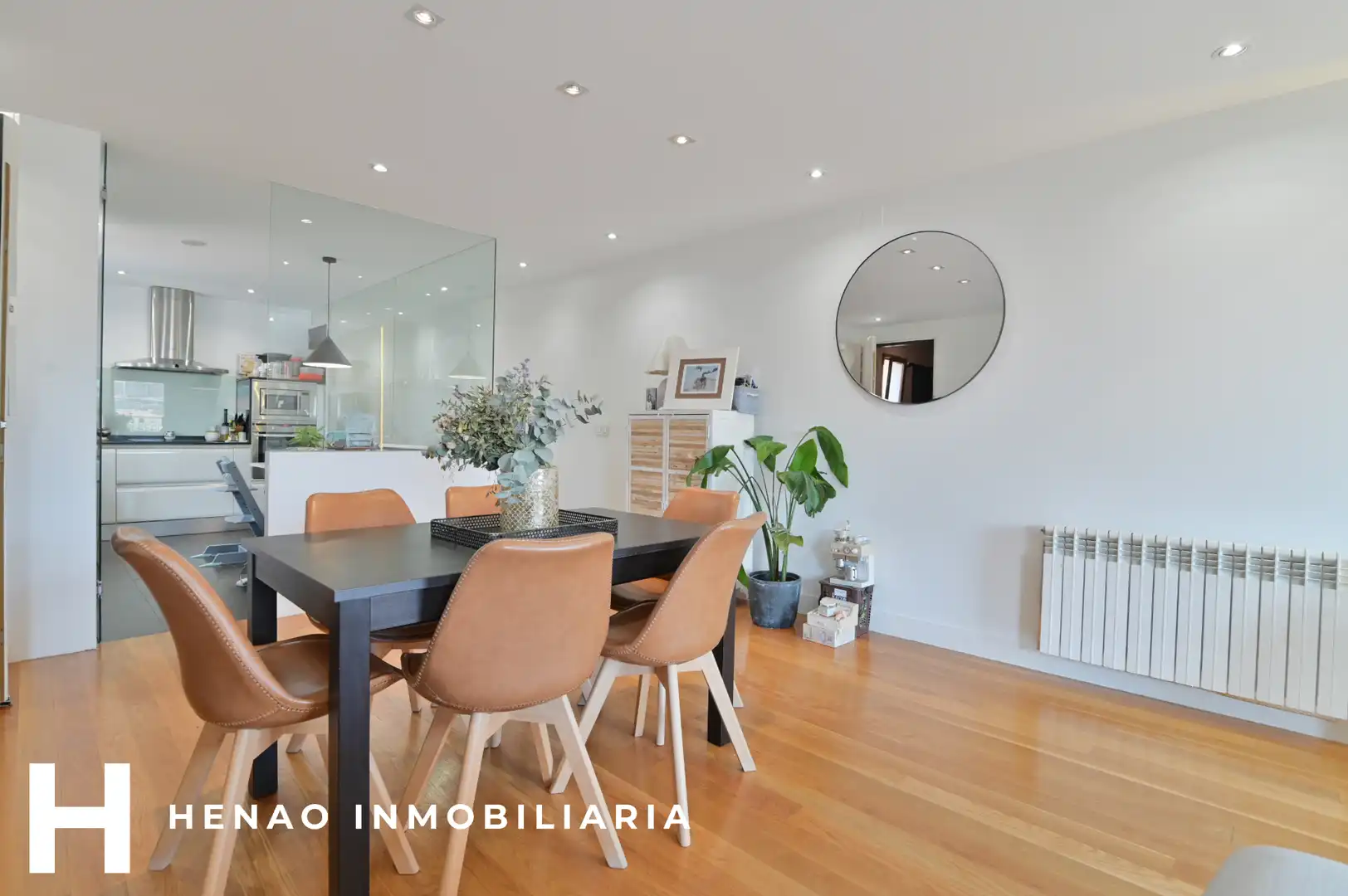 Dining room of Flat for sale in Bilbao   with Heating, Parquet flooring and Furnished