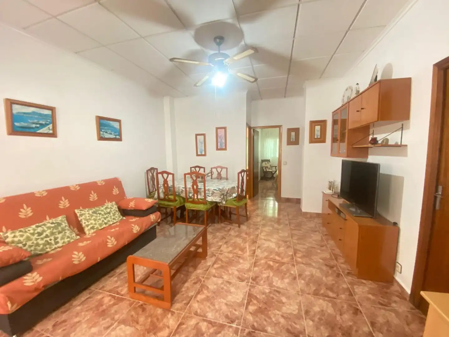 Sala d'estar de Casa o xalet de lloguer en Águilas amb Aire condicionat i Moblat