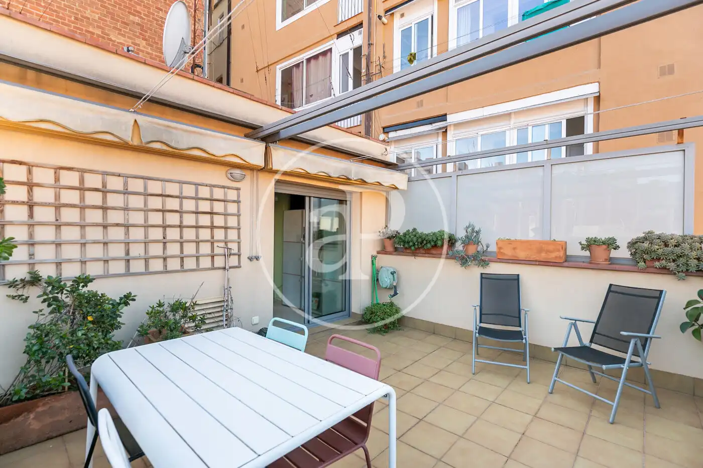 Casa adosada en venta en Passatge de Puigmadrona, El Camp de l'Arpa del Clot