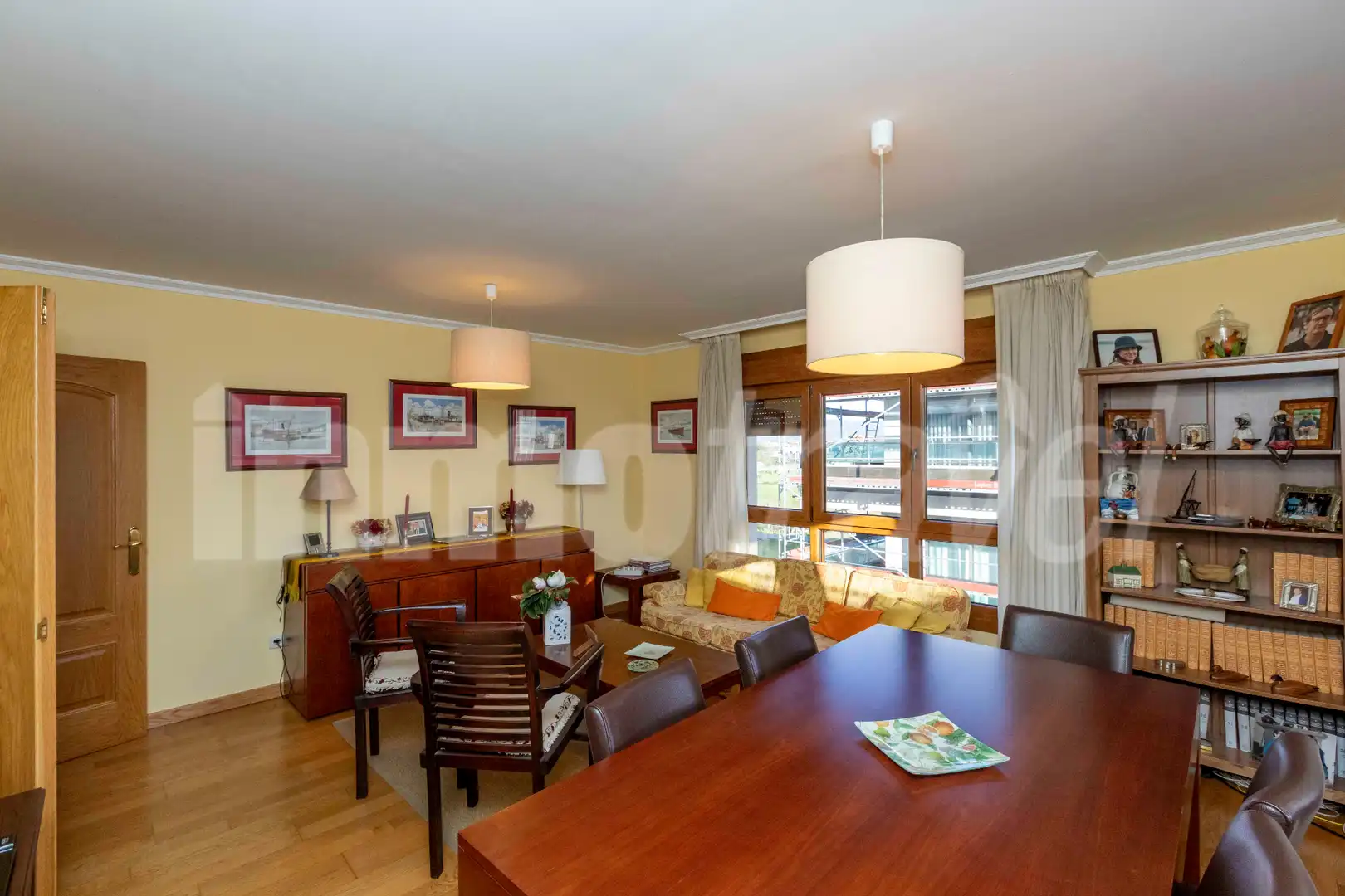 Sala de estar de Apartamento en venta en Sanxenxo con Parquet, Terraza y Trastero