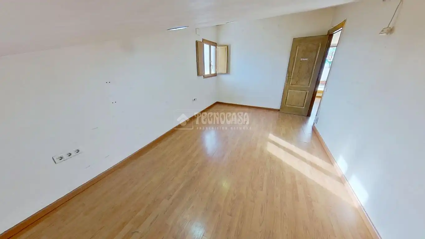 Pis en venda en Sallent amb Parquet, Terrassa i Balcó