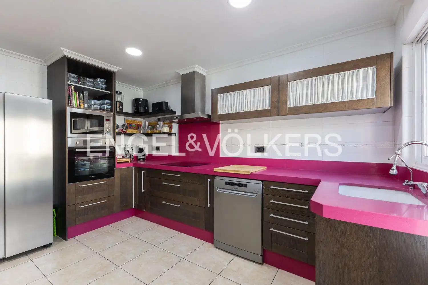 Kitchen of Houses for sale in La Pobla de Vallbona  with Air Conditioner, Heating and Terrace