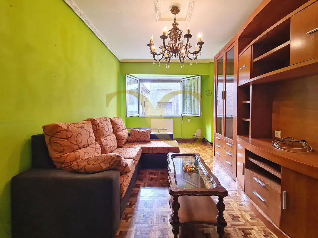 Sala d'estar de Pis en venda en Gijón  amb Calefacció