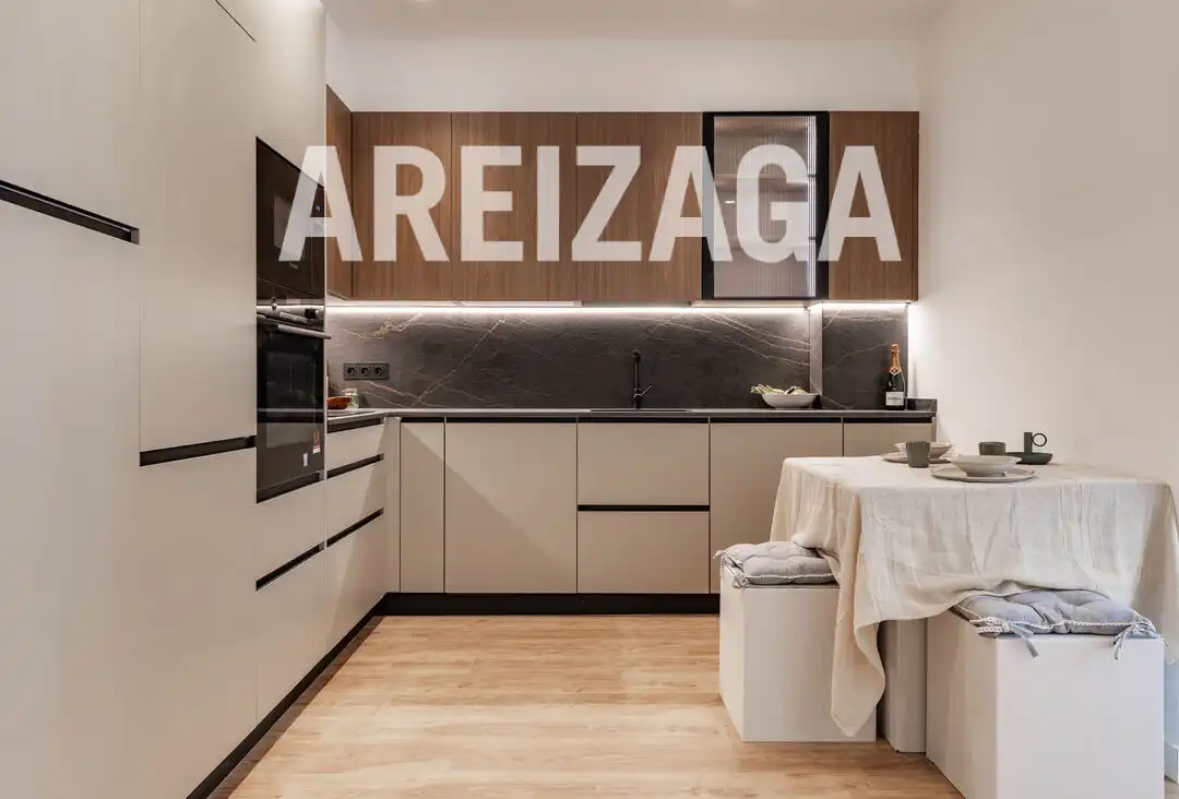 Cocina de Piso en venta en Donostia - San Sebastián  con Calefacción, Terraza y Balcón