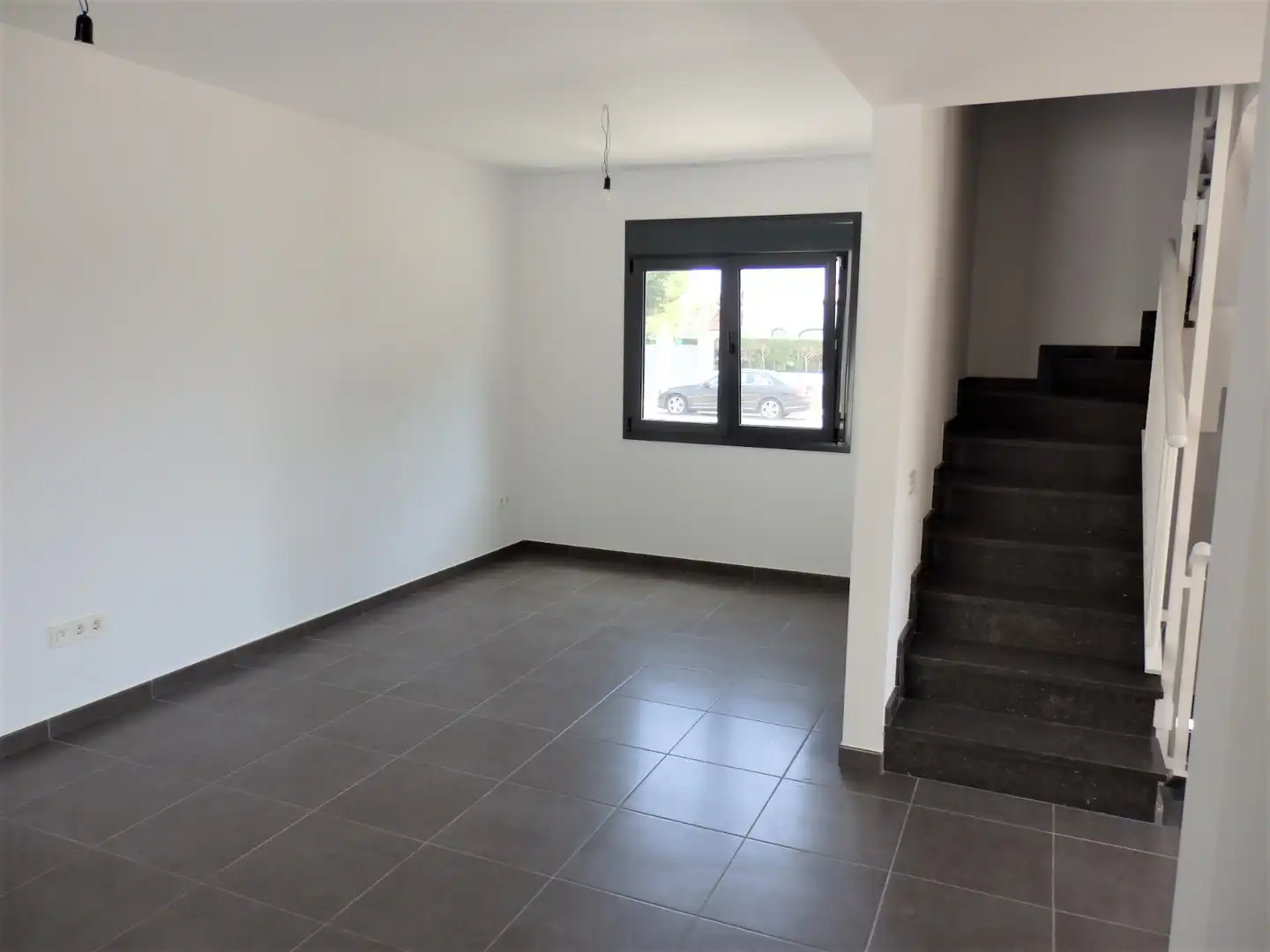 Einfamilien-Reihenhaus zum Verkauf in Mont-roig del Camp mit Klimaanlage, Privatgarten und Terrasse