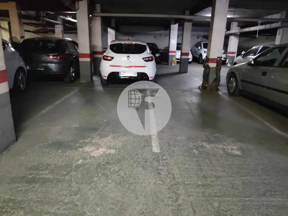 Parkplatz zum Verkauf in Col.legis Nous, imagen 3