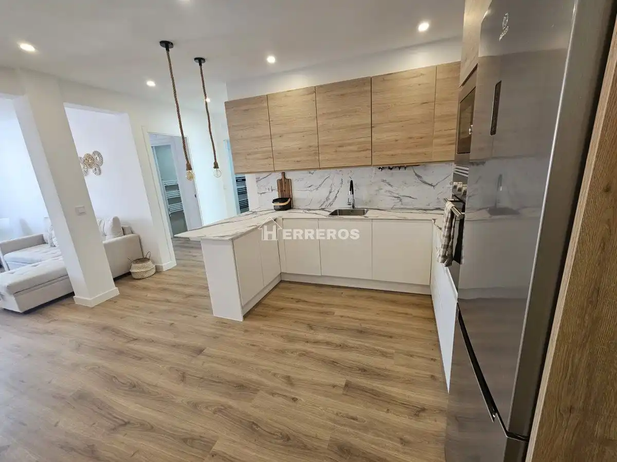 Flat with terrace for sale in gonzalo de berceo, imagen 4