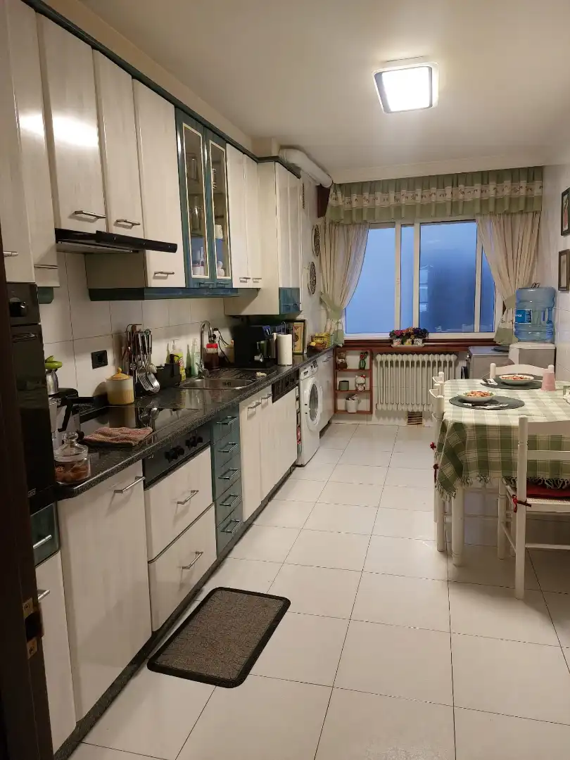 Cocina de Piso en venta en Pontevedra Capital  con Calefacción, Parquet y Trastero