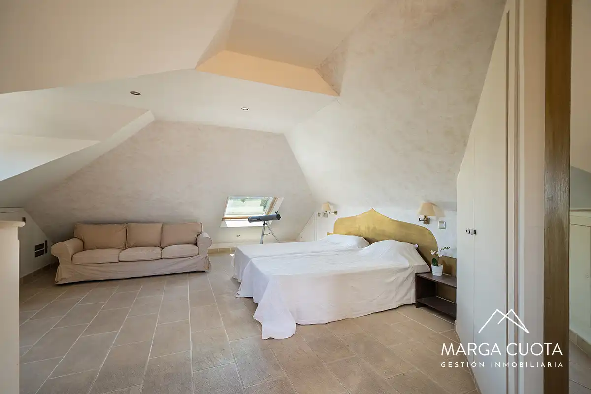 Bedroom of Houses for sale in Valdemorillo  with Heating, Private garden and Parquet flooring