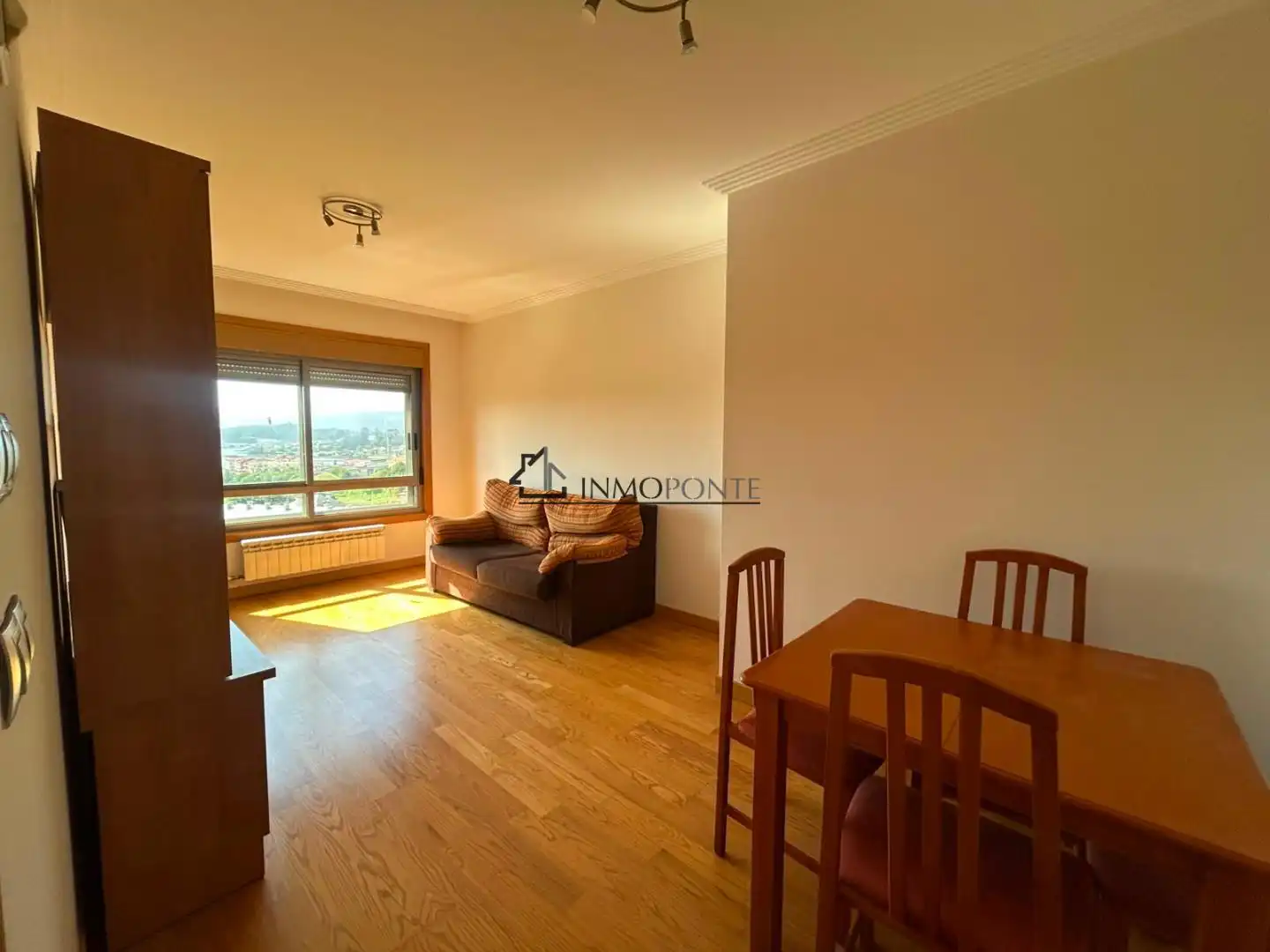 Sala d'estar de Apartament en venda en Pontevedra Capital  amb Calefacció i Traster