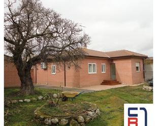 Exterior view of House or chalet for sale in Becerril de Campos  with Air Conditioner, Heating and Private garden