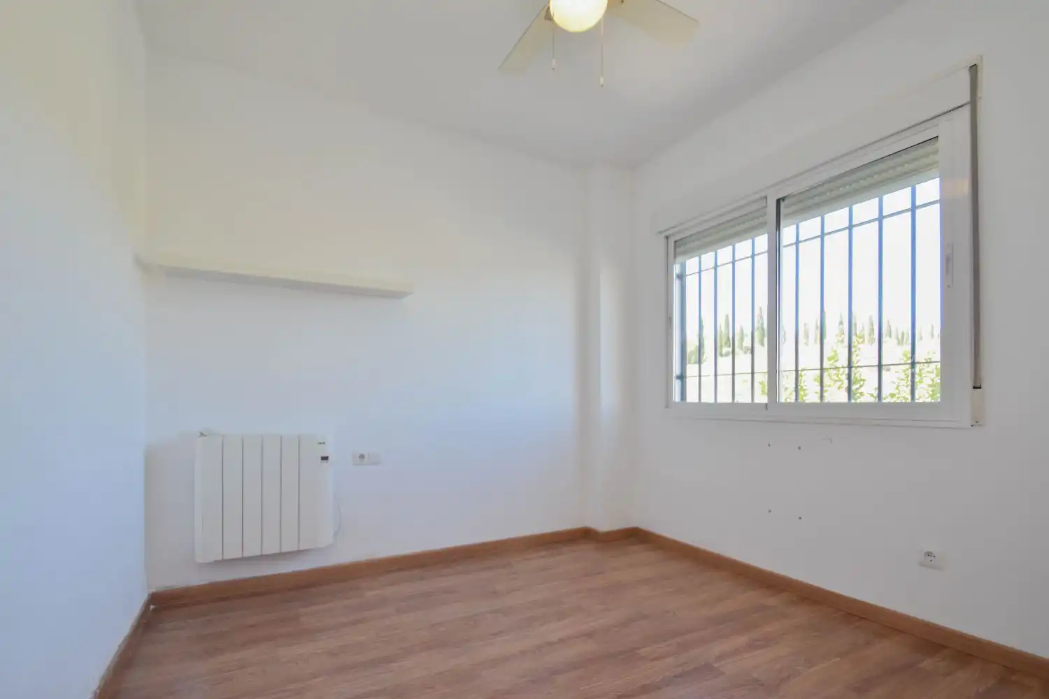 Dormitori de Casa adosada en venda en Las Gabias amb Terrassa i Piscina comunitària