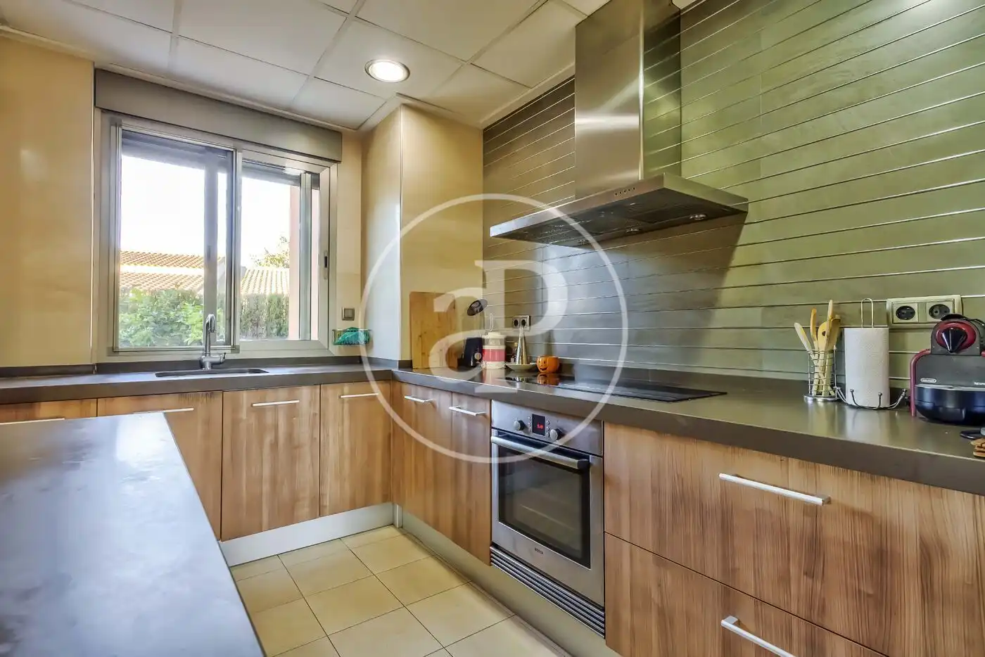 Cocina de Casa o chalet en venta en L'Alcúdia con Aire acondicionado, Calefacción y Jardín privado