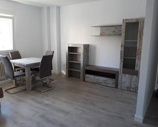 Sala d'estar de Pis de lloguer en Salamanca Capital amb Calefacció, Parquet i Moblat