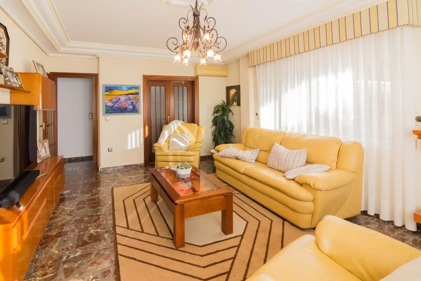 Sala de estar de Casa o chalet en venta en Cox con Terraza, Trastero y Balcón