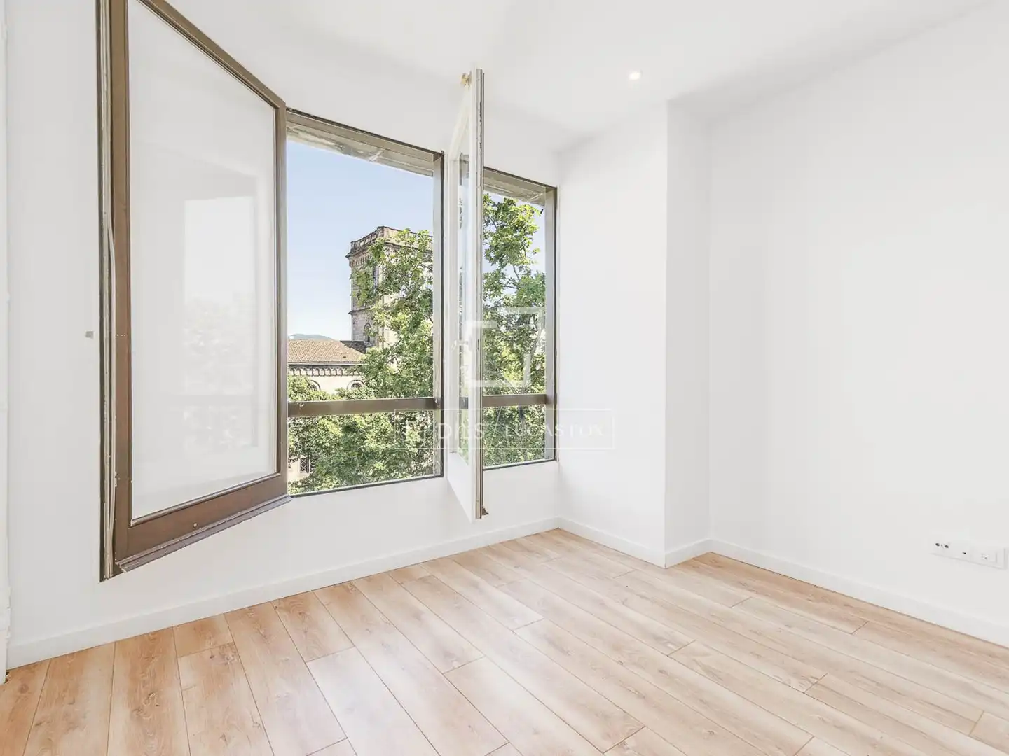 Habitación de Piso en venta en Barcelona con Aire acondicionado y Calefacción