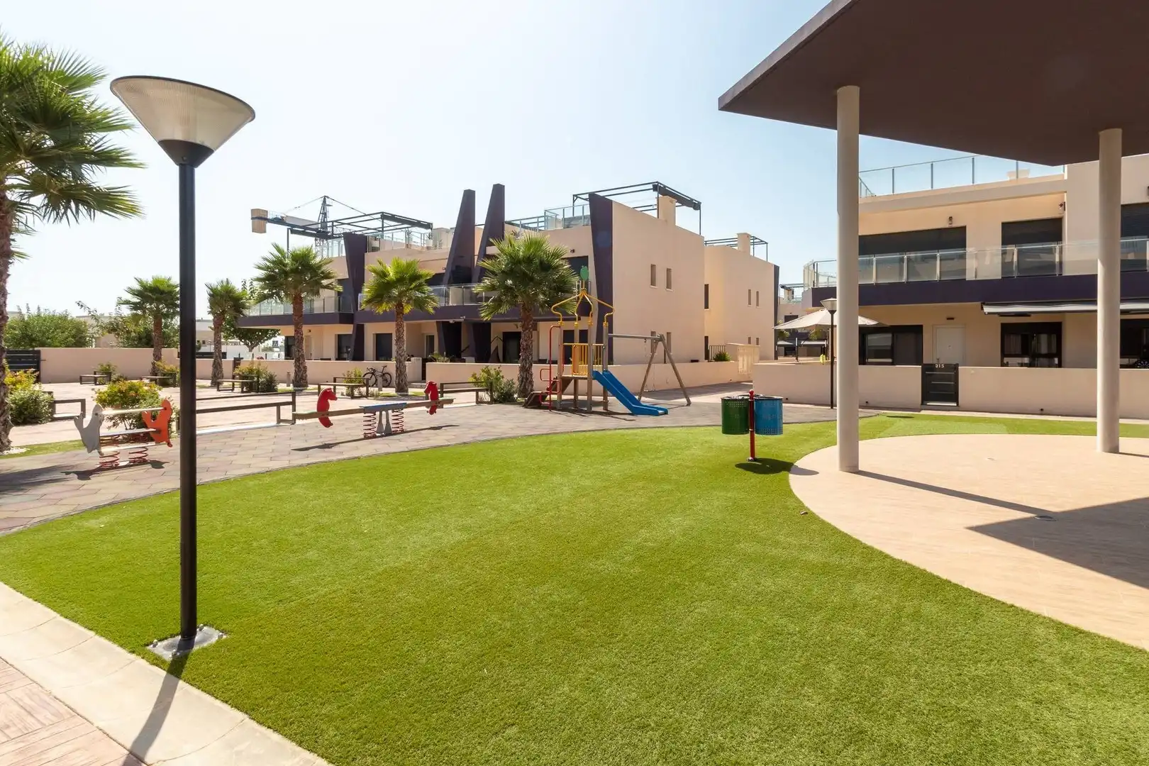 Terraza de Apartamento en venta en Pilar de la Horadada con Calefacción, Piscina y Amueblado