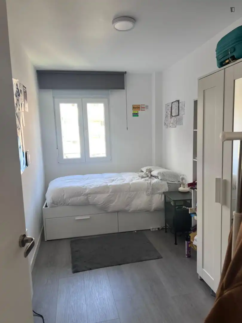 Habitación de Apartamento para compartir en Fuenlabrada con Calefacción, Amueblado y Horno