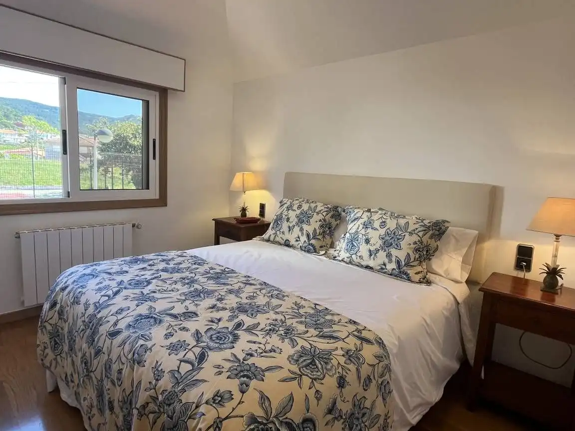 Habitación de Finca rústica de alquiler en Baiona con Jardín privado, Terraza y Piscina