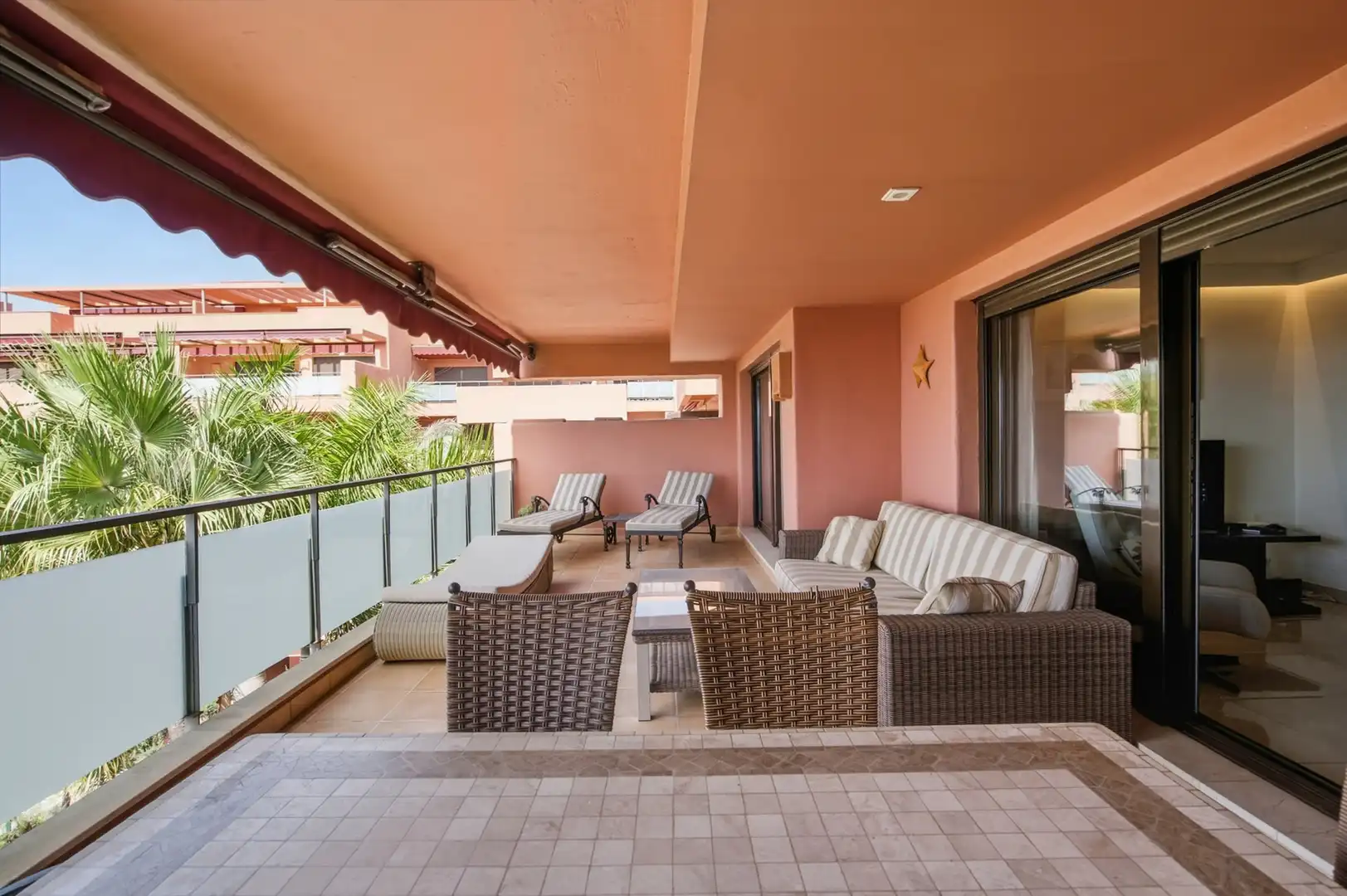 Terraza de Apartamento en venta en Estepona con Aire acondicionado, Terraza y Trastero