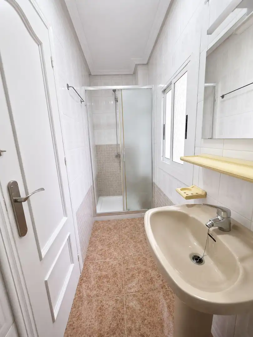 Bathroom of Flat for rent in Alcantarilla