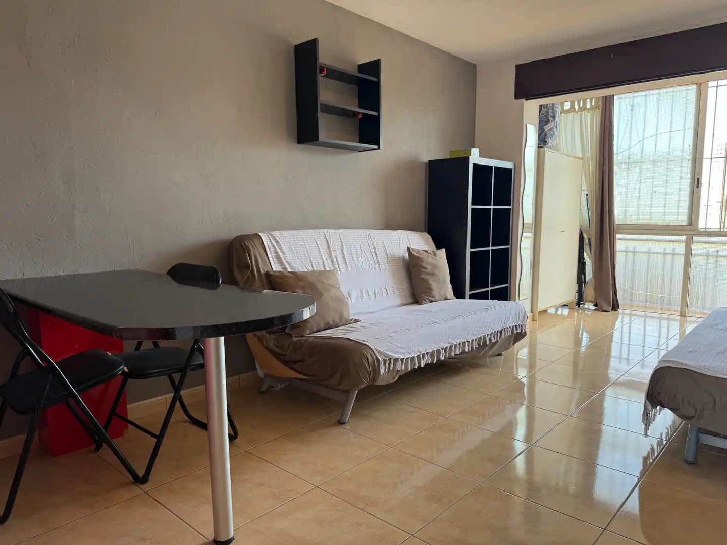 Sala d'estar de Estudi en venda en L'Escala amb Moblat