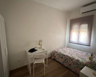 Bedroom of Flat for sale in  Sevilla Capital  with Air Conditioner