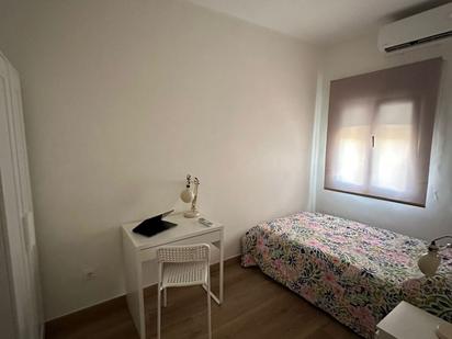 Bedroom of Flat for sale in  Sevilla Capital  with Air Conditioner