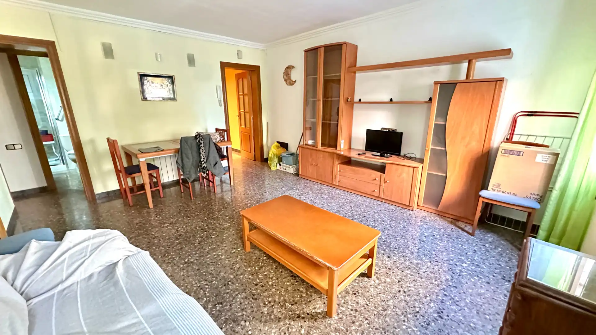 Sala de estar de Piso en venta en Cerdanyola del Vallès con Aire acondicionado, Calefacción y Horno