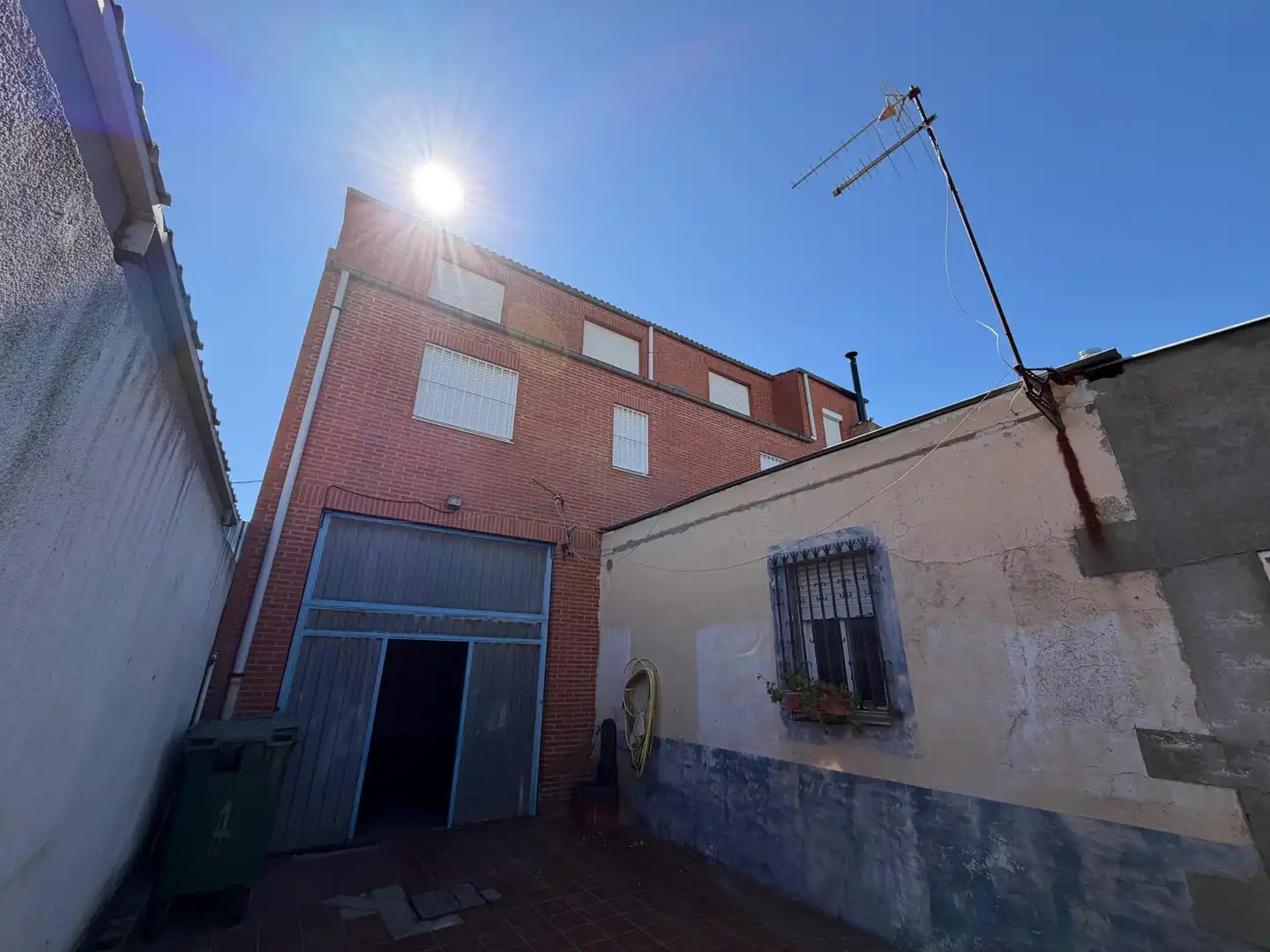 Vista exterior de Casa o chalet en venta en Villaturiel