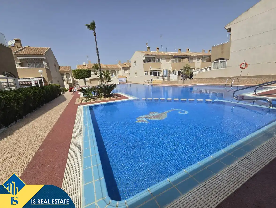 Piscina de Casa o chalet en venta en Torrevieja con Calefacción, Jardín privado y Terraza