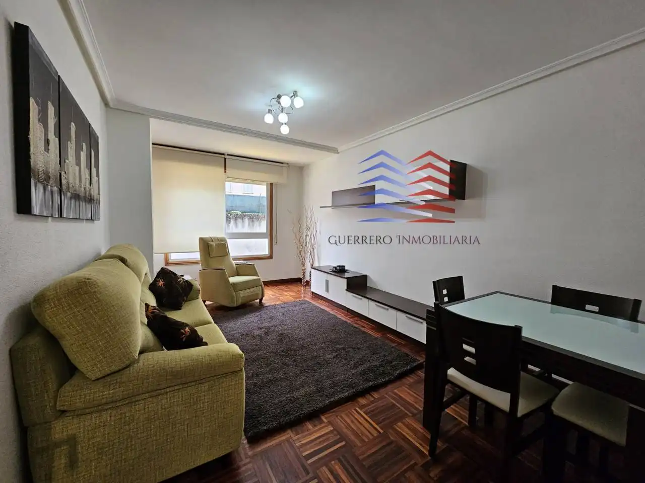 Sala d'estar de Apartament de lloguer en Ourense Capital  amb Calefacció, Parquet i Moblat