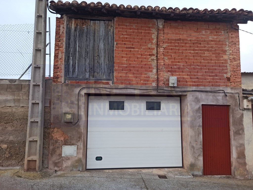Exterior view of Garage for sale in Badarán
