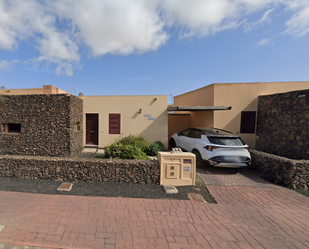 Exterior view of Single-family semi-detached for sale in La Oliva