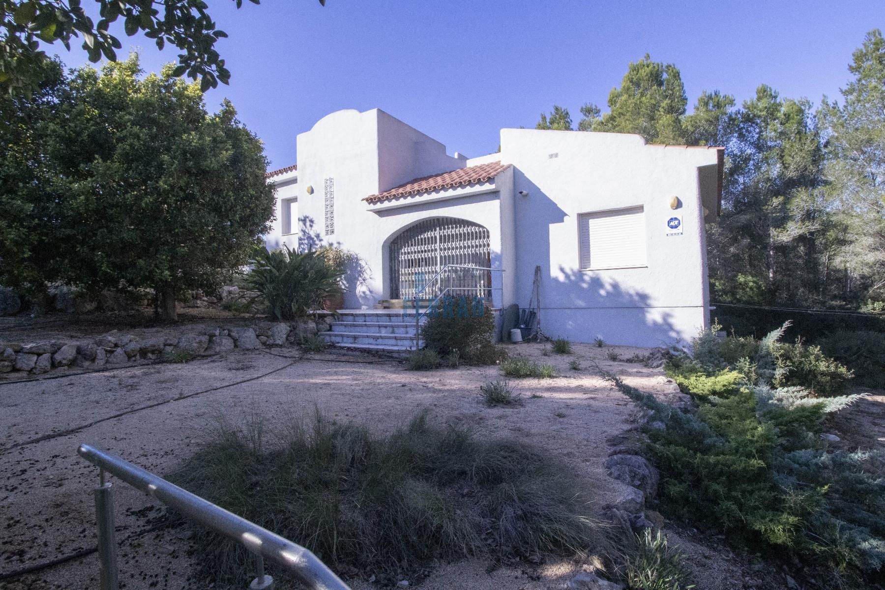 Vista exterior de Casa o xalet en venda en L'Ametlla de Mar  amb Calefacció, Terrassa i Traster
