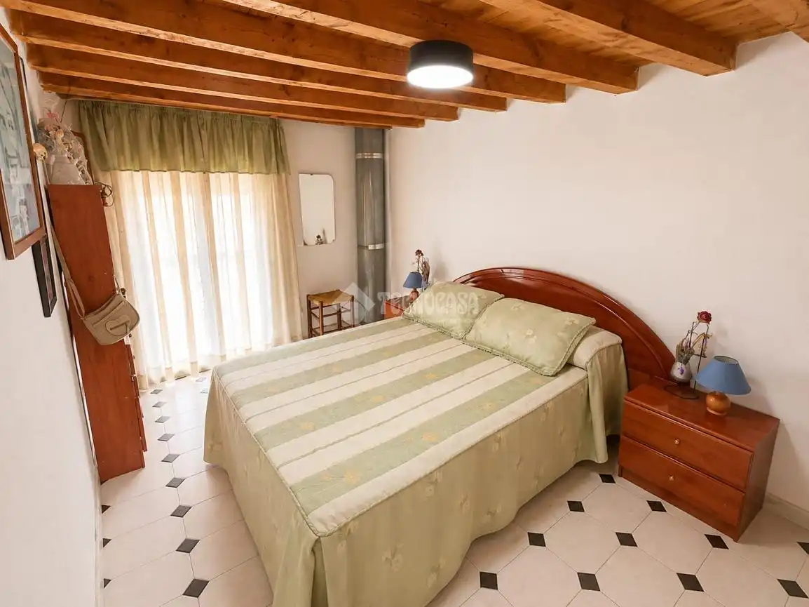 Casa aparellada en venda a Valdeverdeja, imagen 11