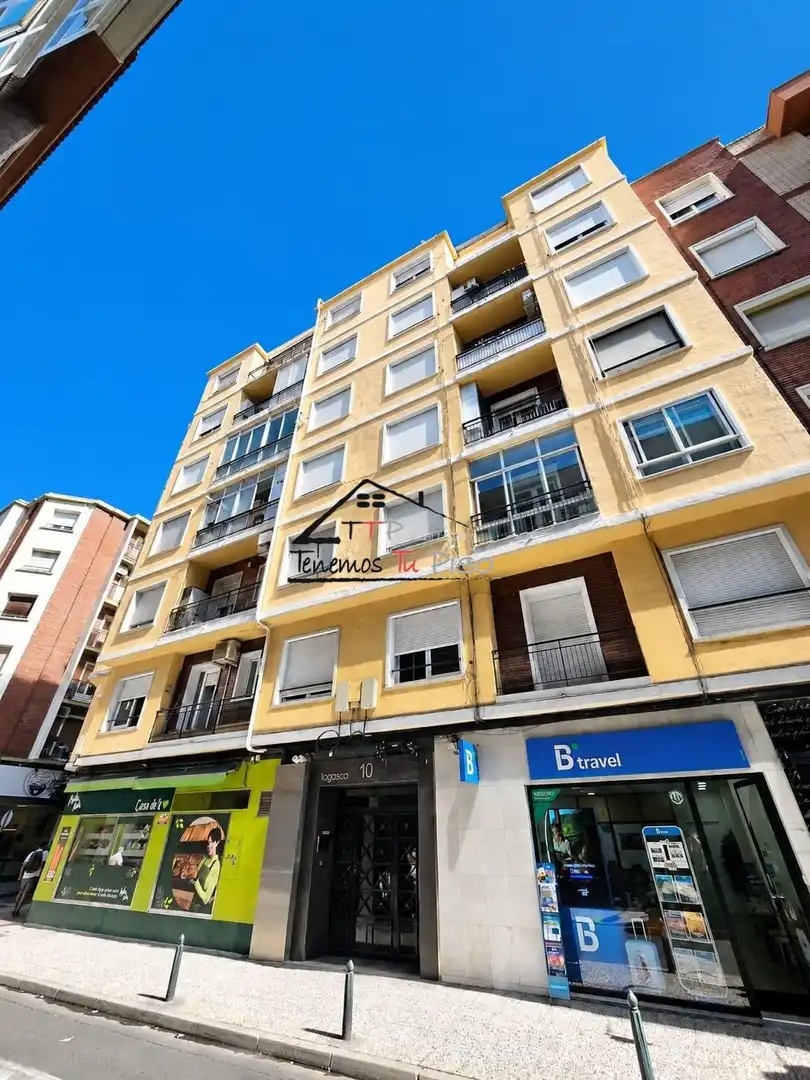 Exterior view of Flat for rent in Zaragoza  with Air Conditioner, Heating and Parquet flooring