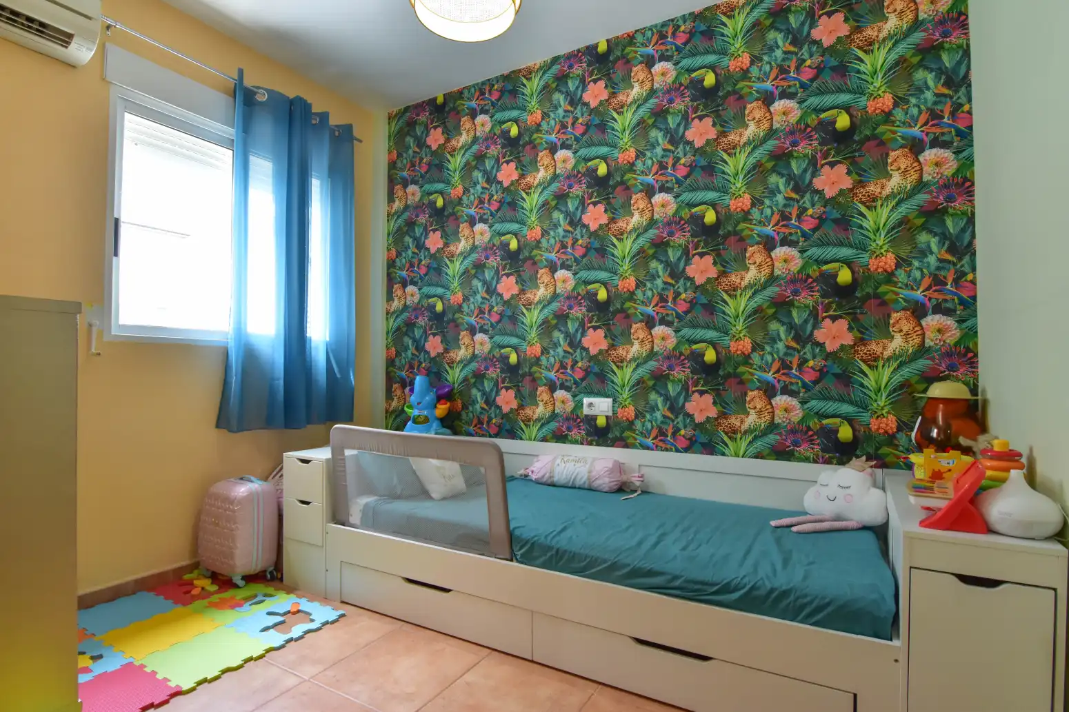 Habitación de Casa adosada en venta en Emperador con Aire acondicionado, Calefacción y Terraza