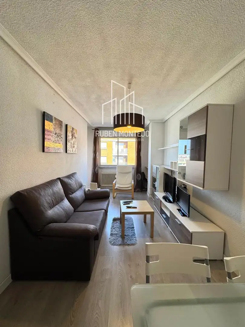 Wohnzimmer von Wohnung zur untervermieten in Salamanca mit Heizung, Terrasse und Möbliert