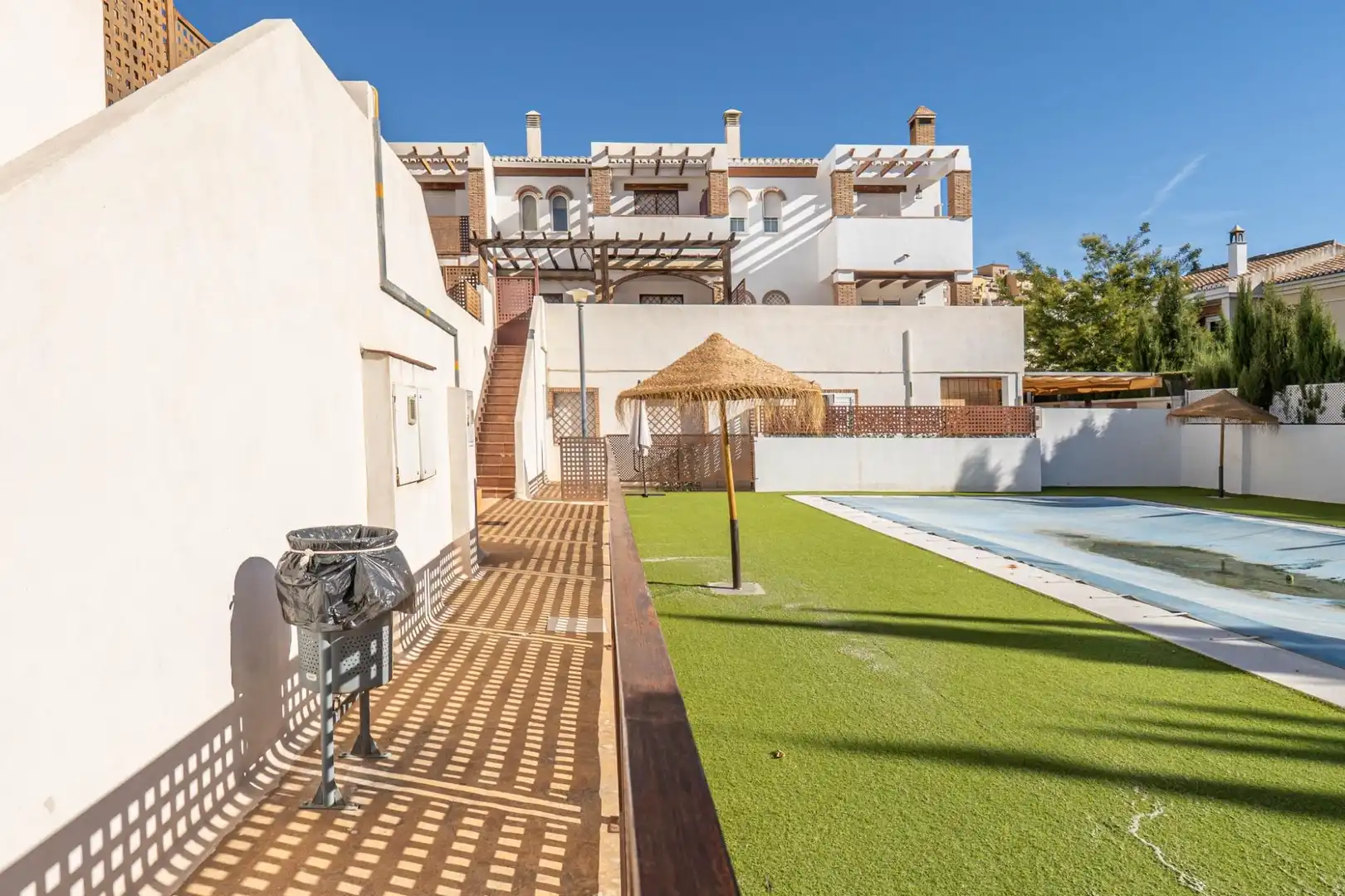 Jardín de Casa adosada en venta en Cenes de la Vega con Aire acondicionado, Calefacción y Jardín privado