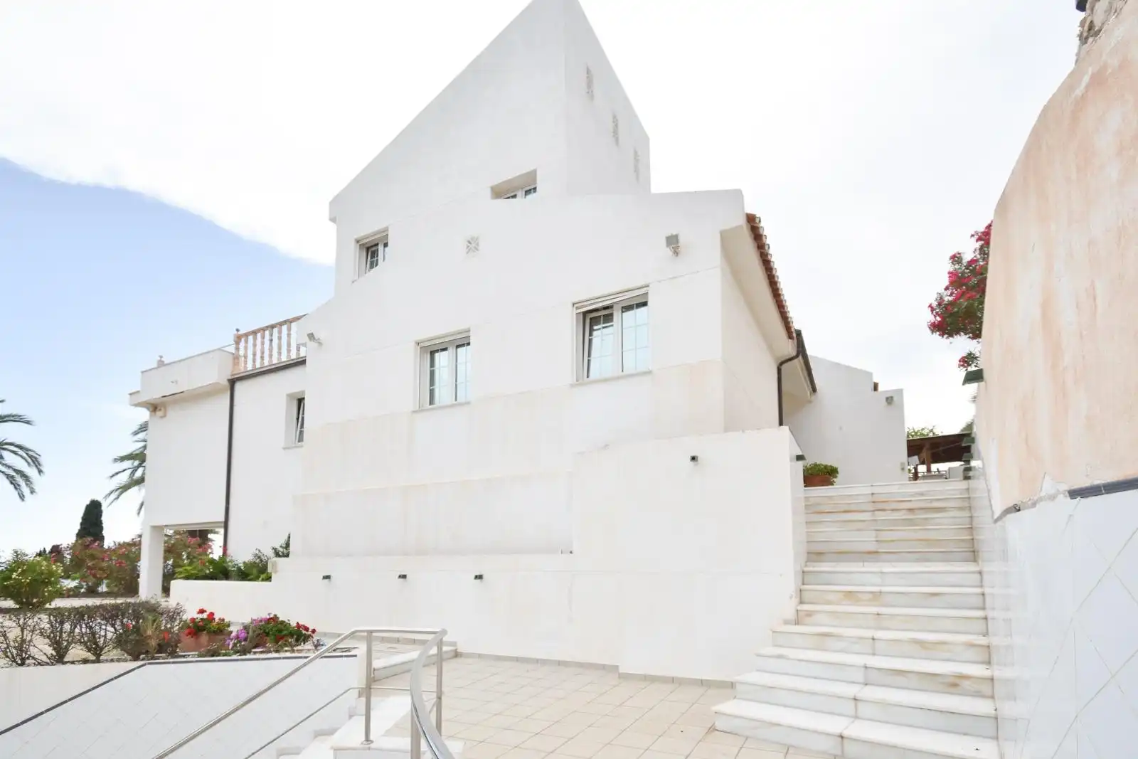 Vista exterior de Casa o chalet de alquiler en Rincón de la Victoria con Aire acondicionado, Calefacción y Jardín privado