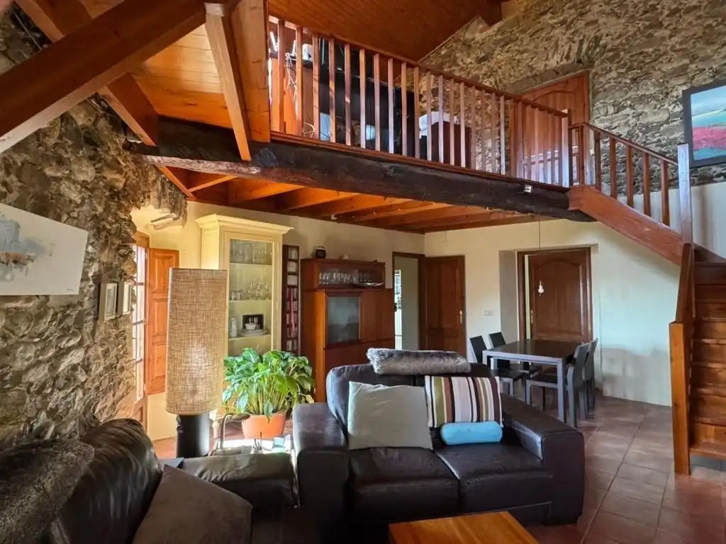 Sala d'estar de Finca rústica en venda en Rabós amb Calefacció, Terrassa i Balcó