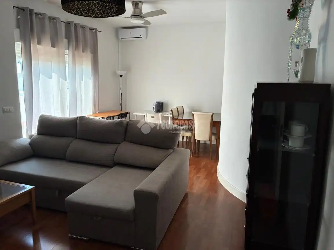 Sala de estar de Ático de alquiler en Sevilla con Aire acondicionado, Terraza y Piscina