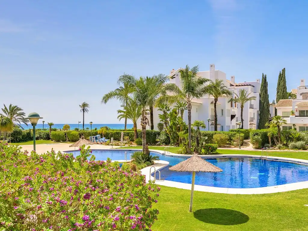 Mini appartamento con piscina in vendita a Río Real - Los Monteros