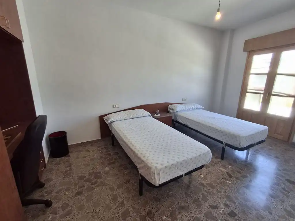 Habitación de Casa o chalet en venta en La Roda con Calefacción, Terraza y Trastero